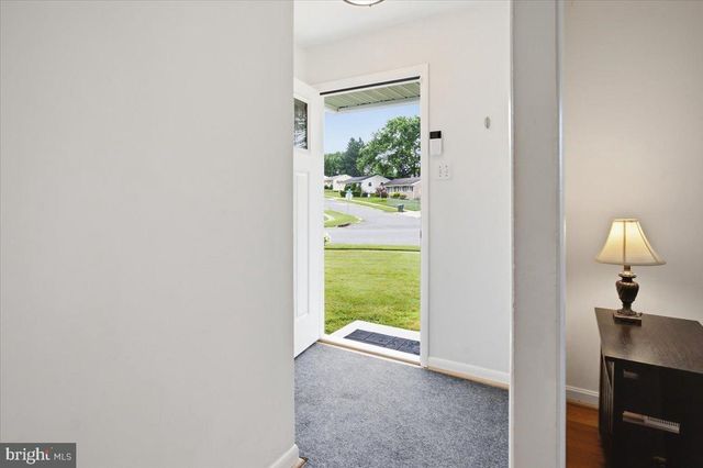 300 TAMARA CIR, Newark, DE 19711