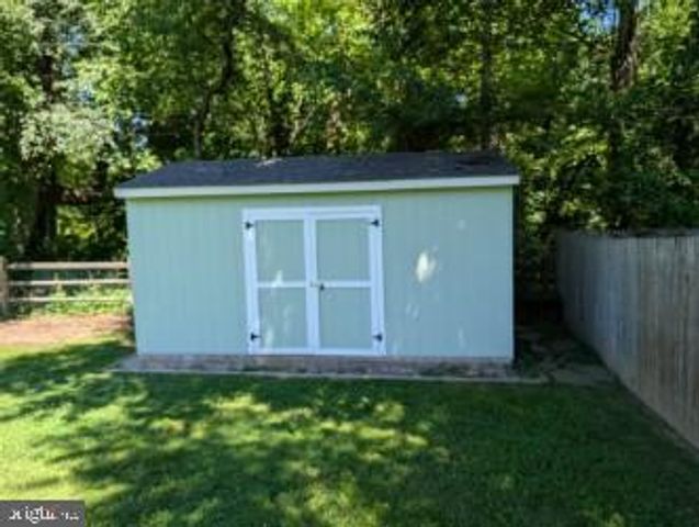 300 TAMARA CIR, Newark, DE 19711
