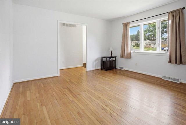 300 TAMARA CIR, Newark, DE 19711