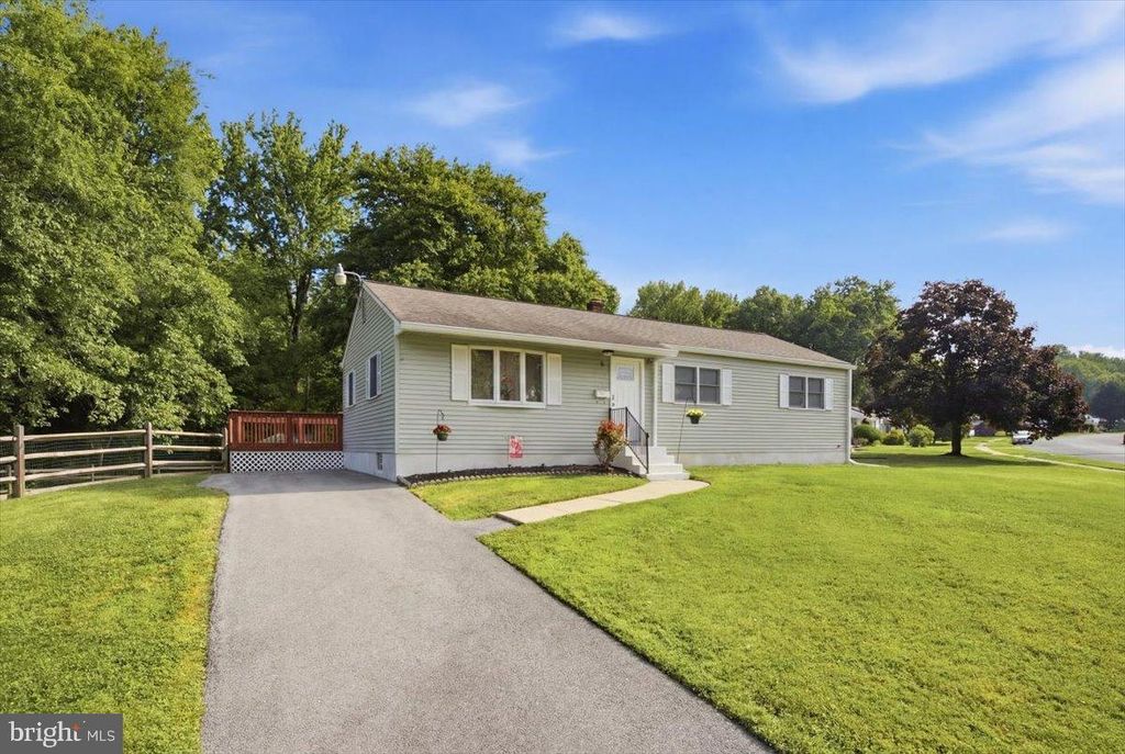 300 TAMARA CIR, Newark, DE 19711