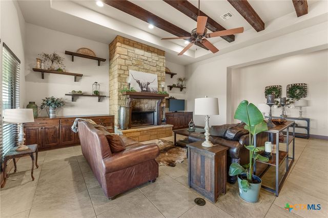 209 Stonehouse Drive, Liberty Hill, TX 78642