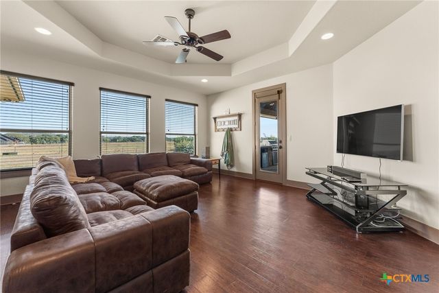 209 Stonehouse Drive, Liberty Hill, TX 78642