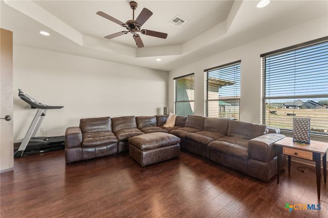 209 Stonehouse Drive, Liberty Hill, TX 78642