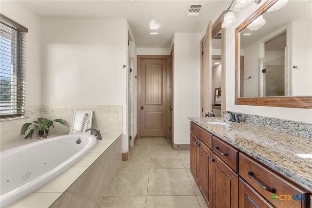 209 Stonehouse Drive, Liberty Hill, TX 78642