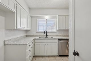 2106 Valleywood Drive, Arlington, TX 76013