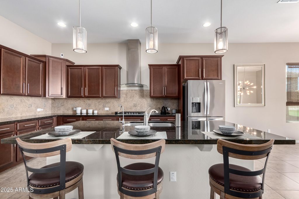 Image 14 of property listing at 18406 W VERBENA Drive, Goodyear, AZ 85338