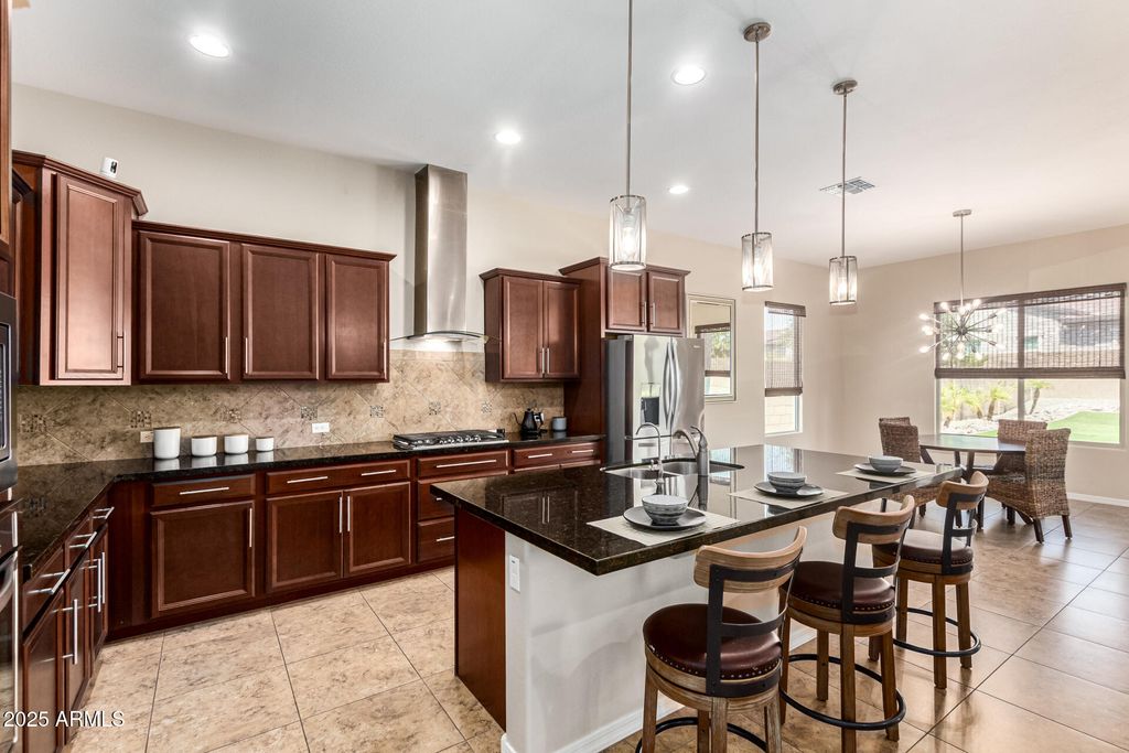 Image 18 of property listing at 18406 W VERBENA Drive, Goodyear, AZ 85338