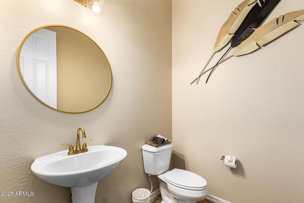 Image 19 of property listing at 18406 W VERBENA Drive, Goodyear, AZ 85338