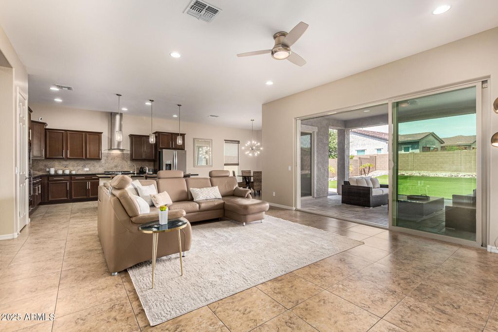 Image 2 of property listing at 18406 W VERBENA Drive, Goodyear, AZ 85338