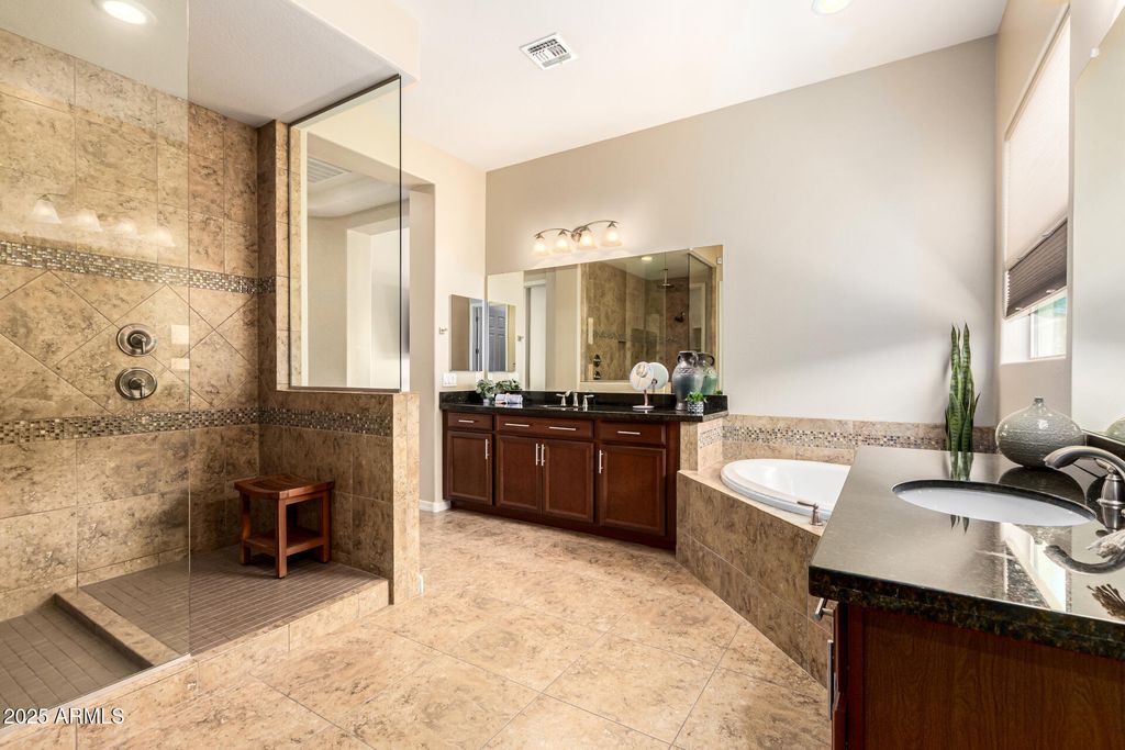 Image 23 of property listing at 18406 W VERBENA Drive, Goodyear, AZ 85338