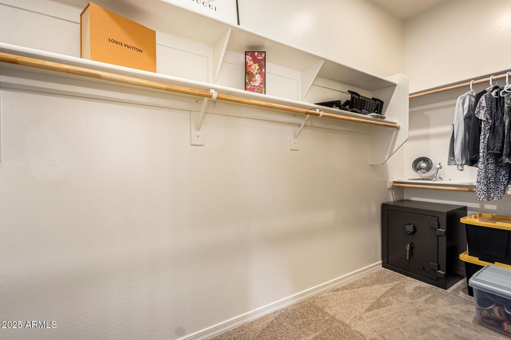 Image 26 of property listing at 18406 W VERBENA Drive, Goodyear, AZ 85338