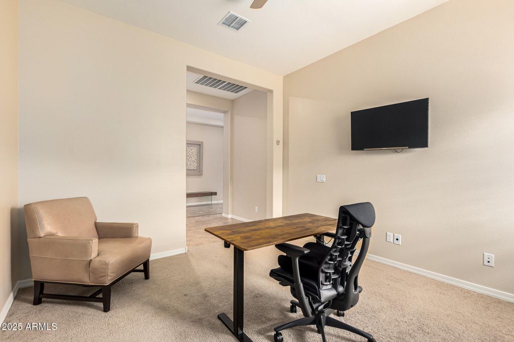 Image 34 of property listing at 18406 W VERBENA Drive, Goodyear, AZ 85338