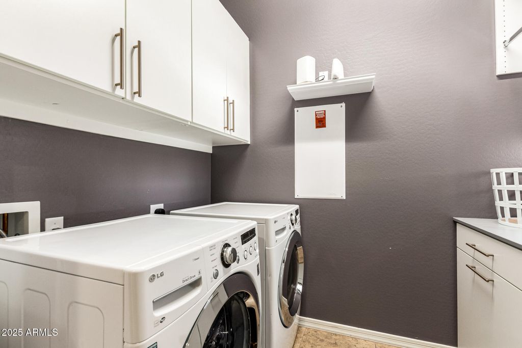 Image 36 of property listing at 18406 W VERBENA Drive, Goodyear, AZ 85338