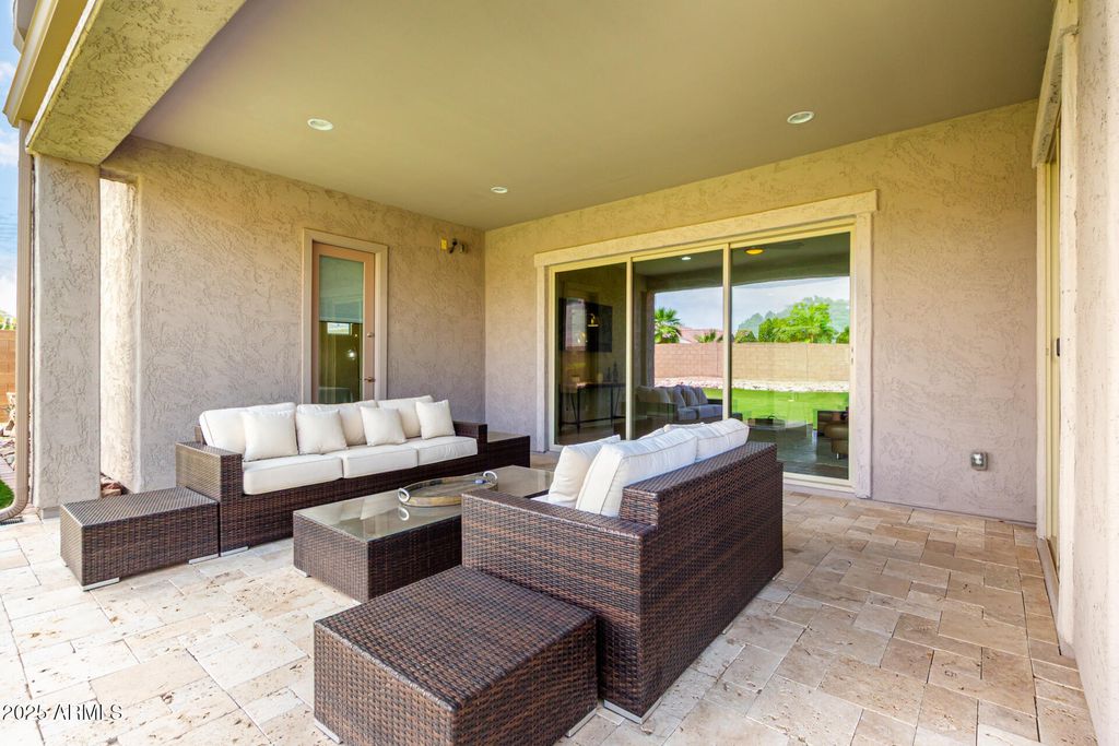 Image 39 of property listing at 18406 W VERBENA Drive, Goodyear, AZ 85338