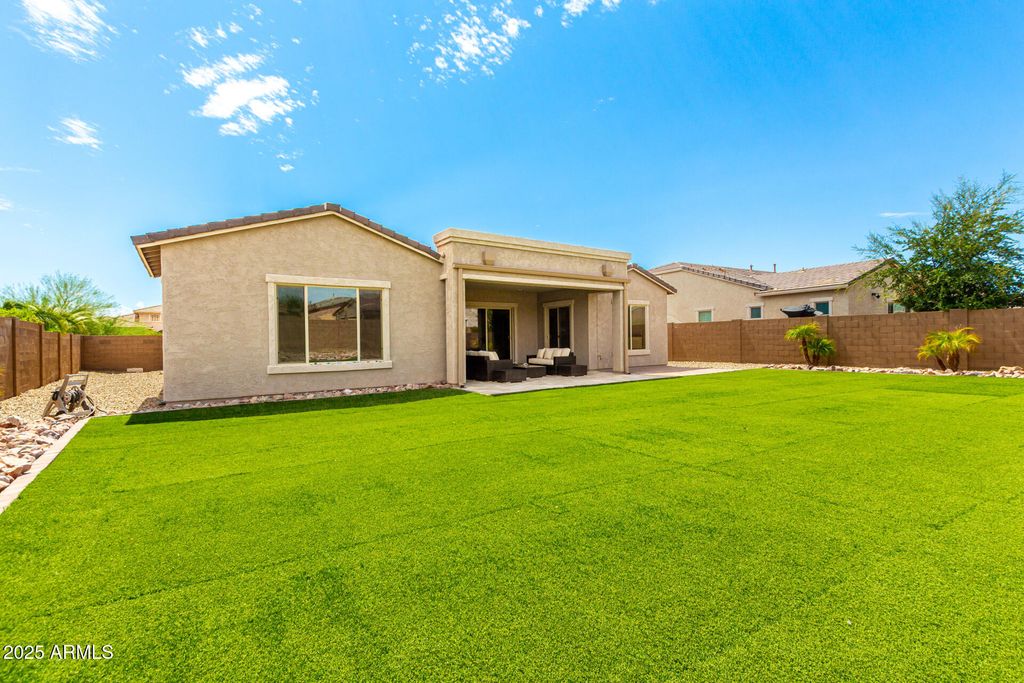 Image 42 of property listing at 18406 W VERBENA Drive, Goodyear, AZ 85338