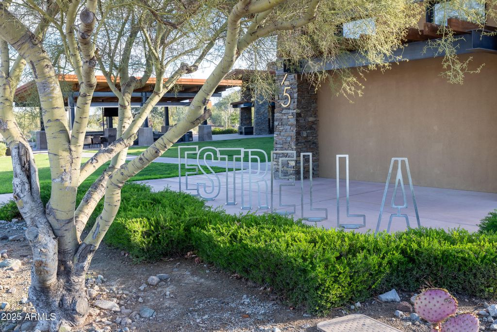 Image 53 of property listing at 18406 W VERBENA Drive, Goodyear, AZ 85338