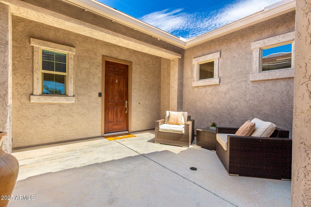 Image 6 of property listing at 18406 W VERBENA Drive, Goodyear, AZ 85338
