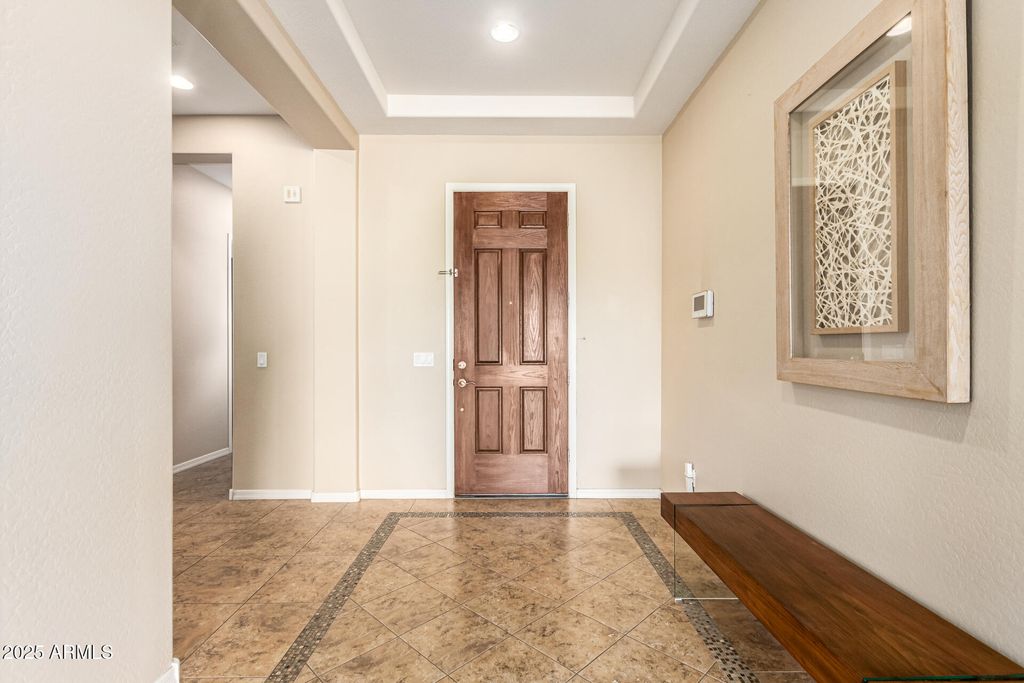 Image 7 of property listing at 18406 W VERBENA Drive, Goodyear, AZ 85338