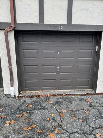 716 Sierra Vista Lane, Valley Cottage, NY 10989