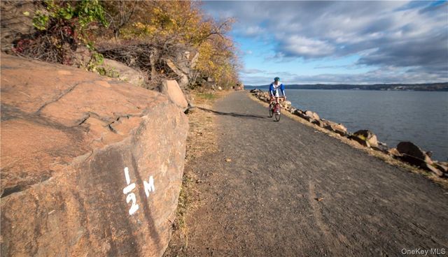 716 Sierra Vista Lane, Valley Cottage, NY 10989