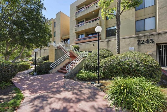 7245 Navajo D250, San Diego, CA 92119