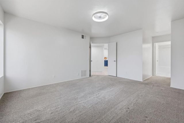 7245 Navajo D250, San Diego, CA 92119