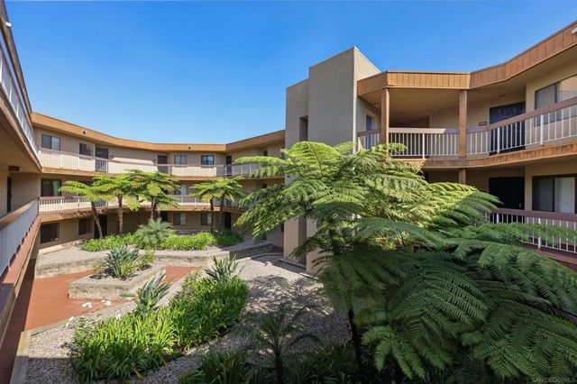 7245 Navajo D250, San Diego, CA 92119