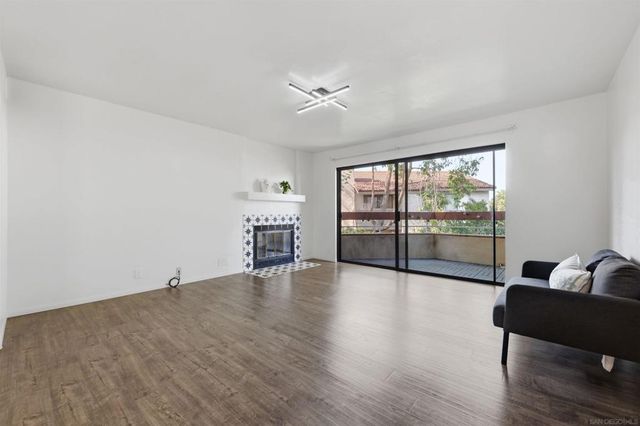 7245 Navajo D250, San Diego, CA 92119