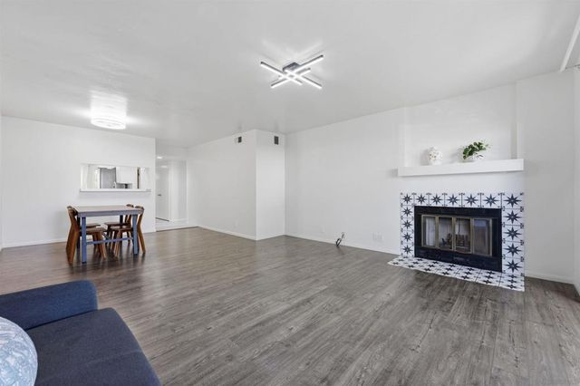 7245 Navajo D250, San Diego, CA 92119