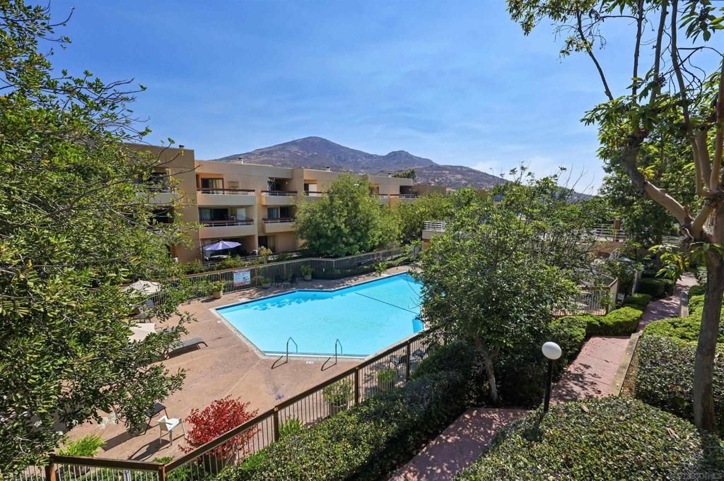 7245 Navajo D250, San Diego, CA 92119