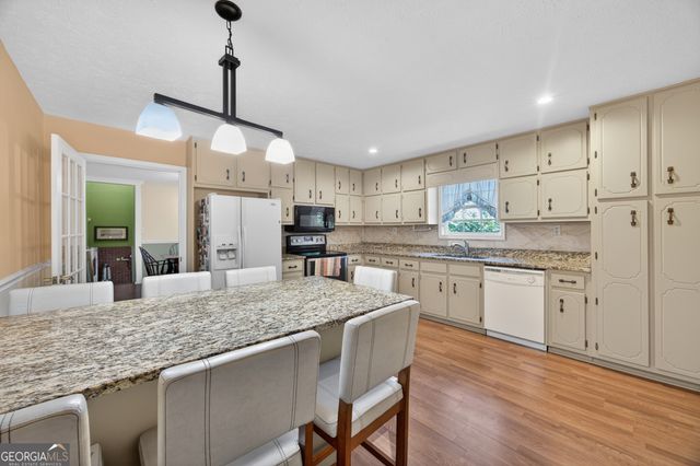 160 Charlotte Boulevard, Stockbridge, GA 30281