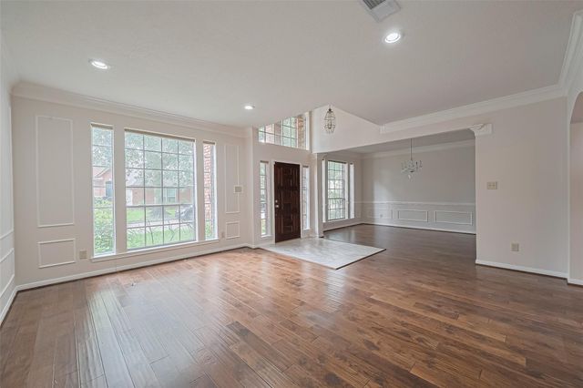 1327 W Forest Drive, Houston, TX 77043