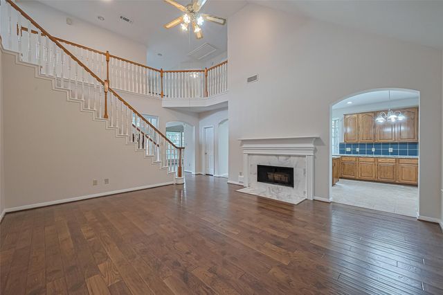 1327 W Forest Drive, Houston, TX 77043