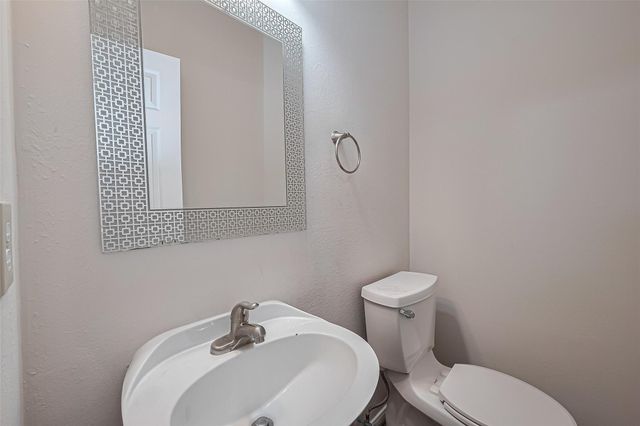 1327 W Forest Drive, Houston, TX 77043