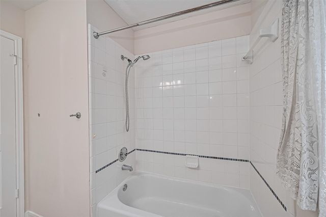 1327 W Forest Drive, Houston, TX 77043