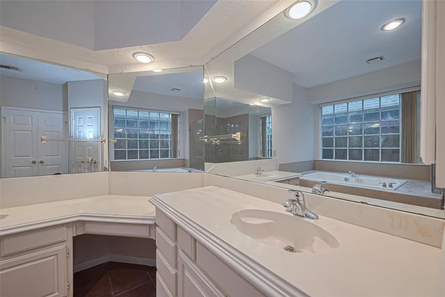 1327 W Forest Drive, Houston, TX 77043