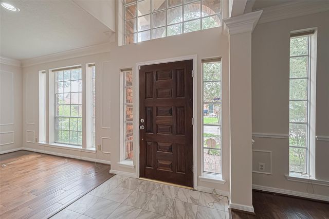 1327 W Forest Drive, Houston, TX 77043