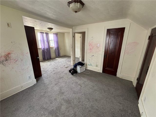 4 W Garfield Ave, New Castle, PA 16105