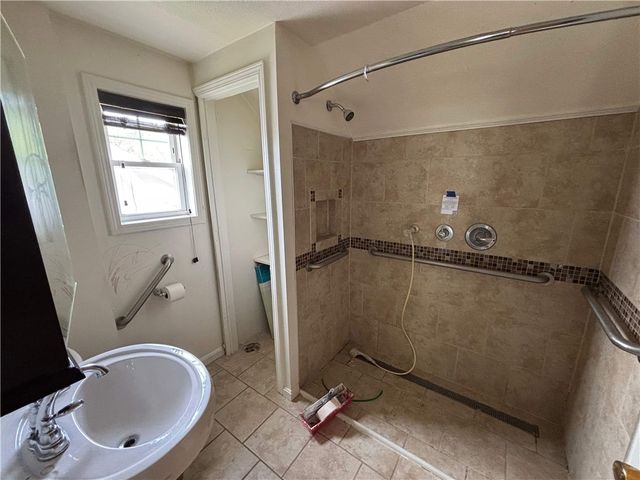 4 W Garfield Ave, New Castle, PA 16105
