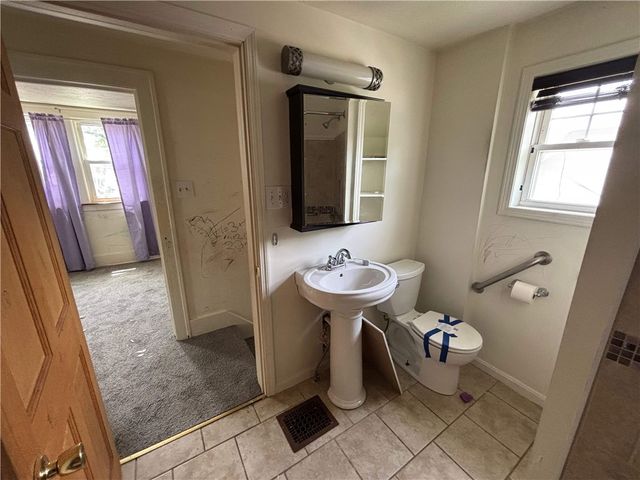 4 W Garfield Ave, New Castle, PA 16105