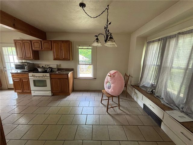 4 W Garfield Ave, New Castle, PA 16105
