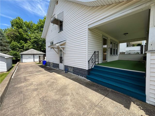 4 W Garfield Ave, New Castle, PA 16105