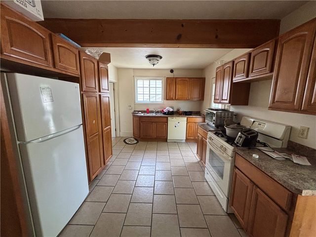 4 W Garfield Ave, New Castle, PA 16105