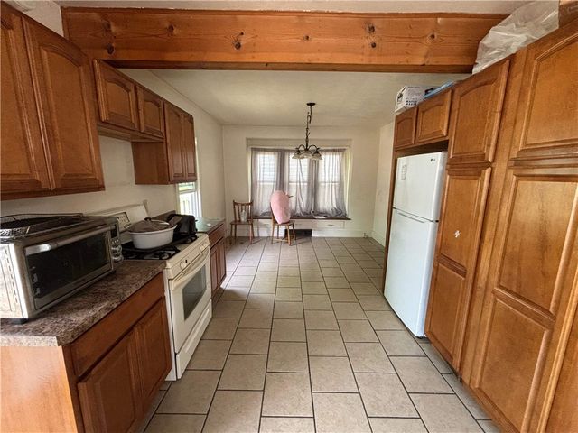 4 W Garfield Ave, New Castle, PA 16105