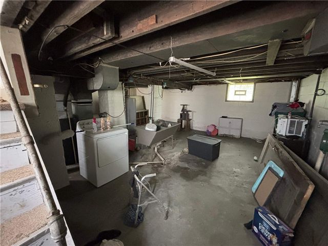 4 W Garfield Ave, New Castle, PA 16105