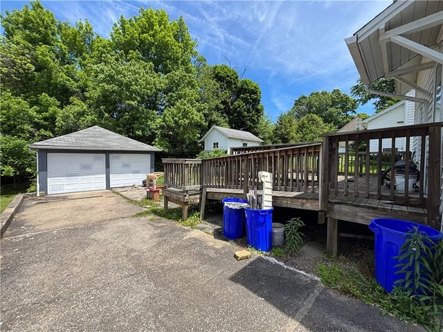 4 W Garfield Ave, New Castle, PA 16105
