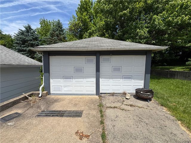 4 W Garfield Ave, New Castle, PA 16105