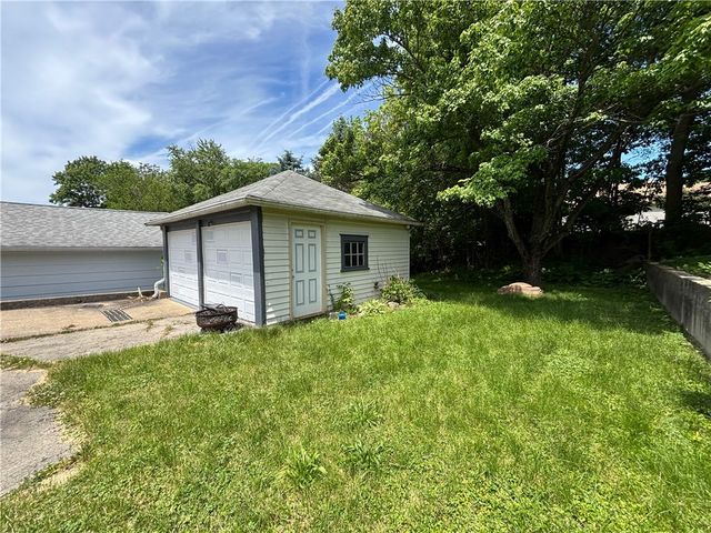 4 W Garfield Ave, New Castle, PA 16105