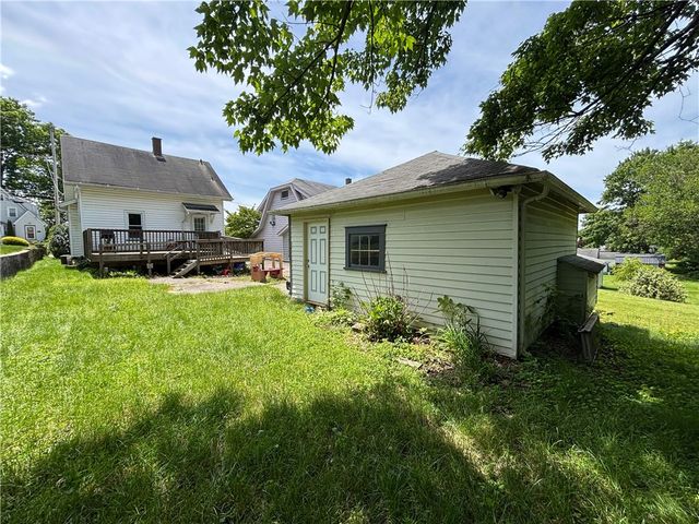 4 W Garfield Ave, New Castle, PA 16105