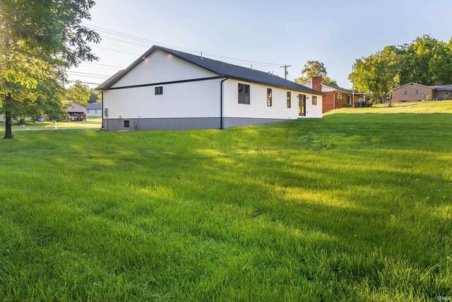 922 Russell Road, Chandler, IN 47610
